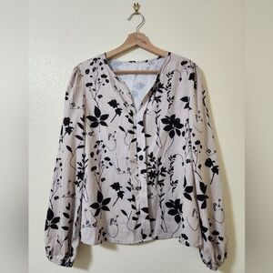 Chic Floral Blouse - Black and Cream